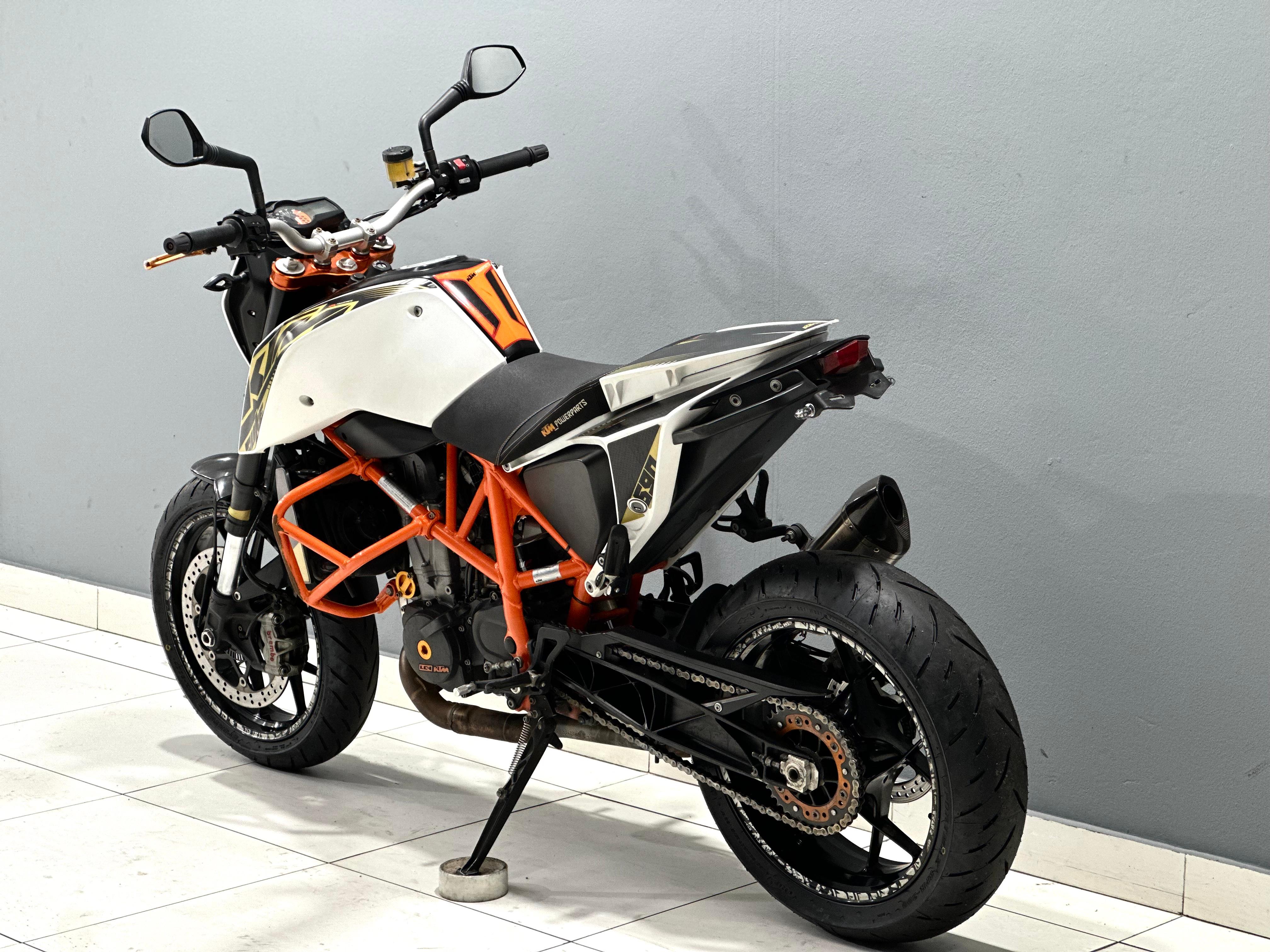 WhatsApp Image 2025-11-19 at 15.10.52 (4)