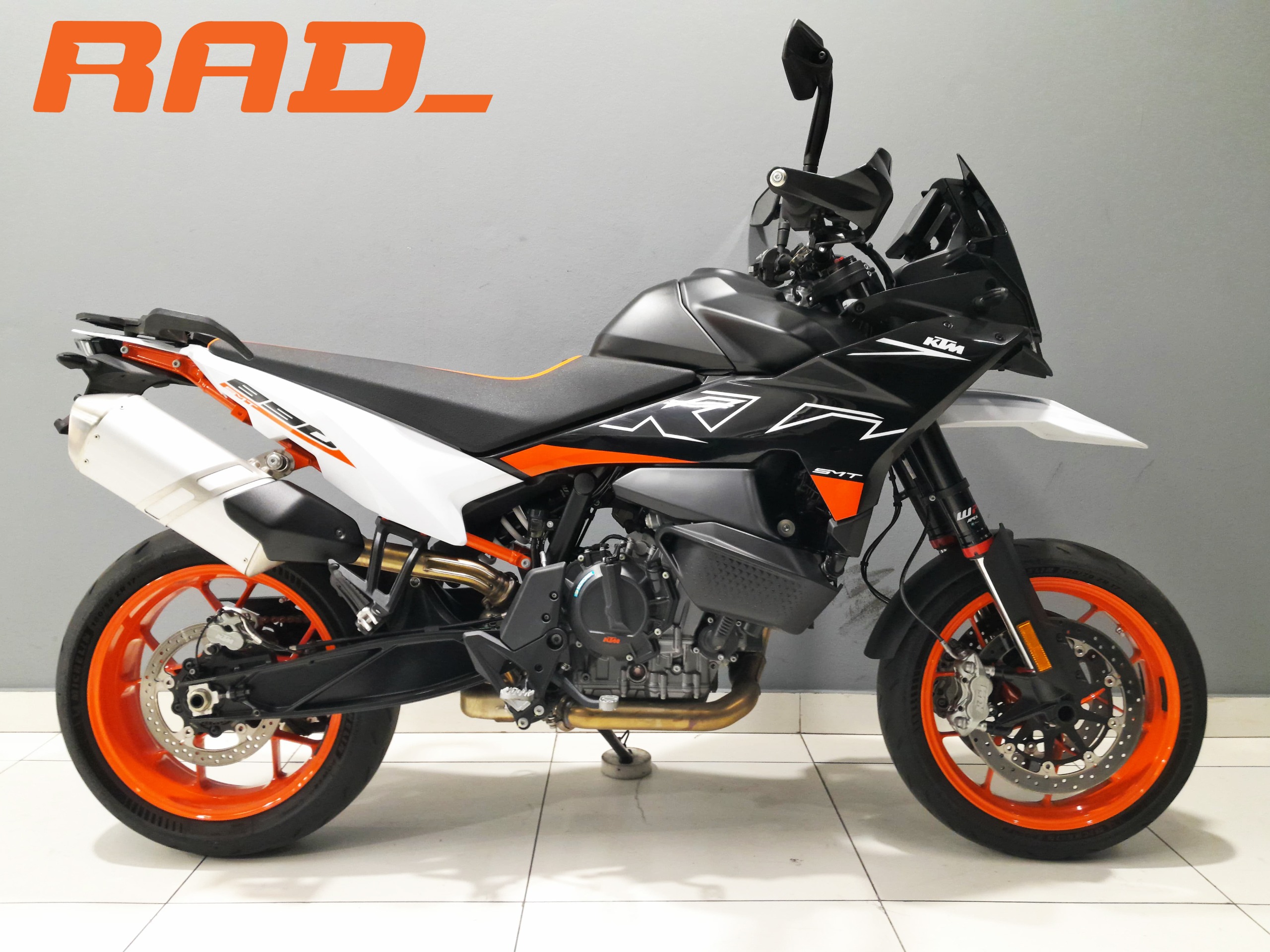 2023 KTM 890 SMT (Reg 2024)